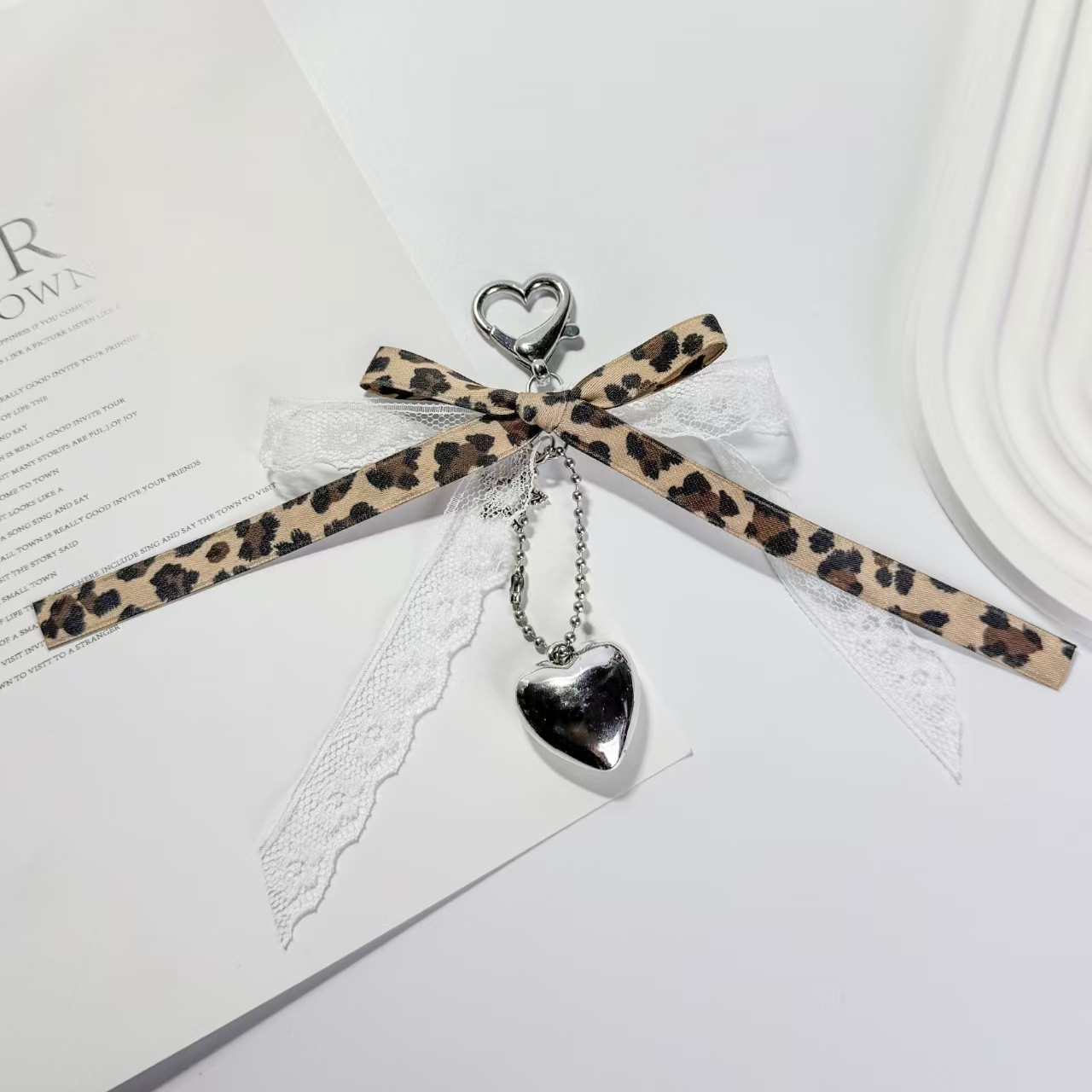 Holiday, Daily Occasion Cute Korean Style Heart Shape Bow Knot Leopard Cloth Metal Women's Keychain