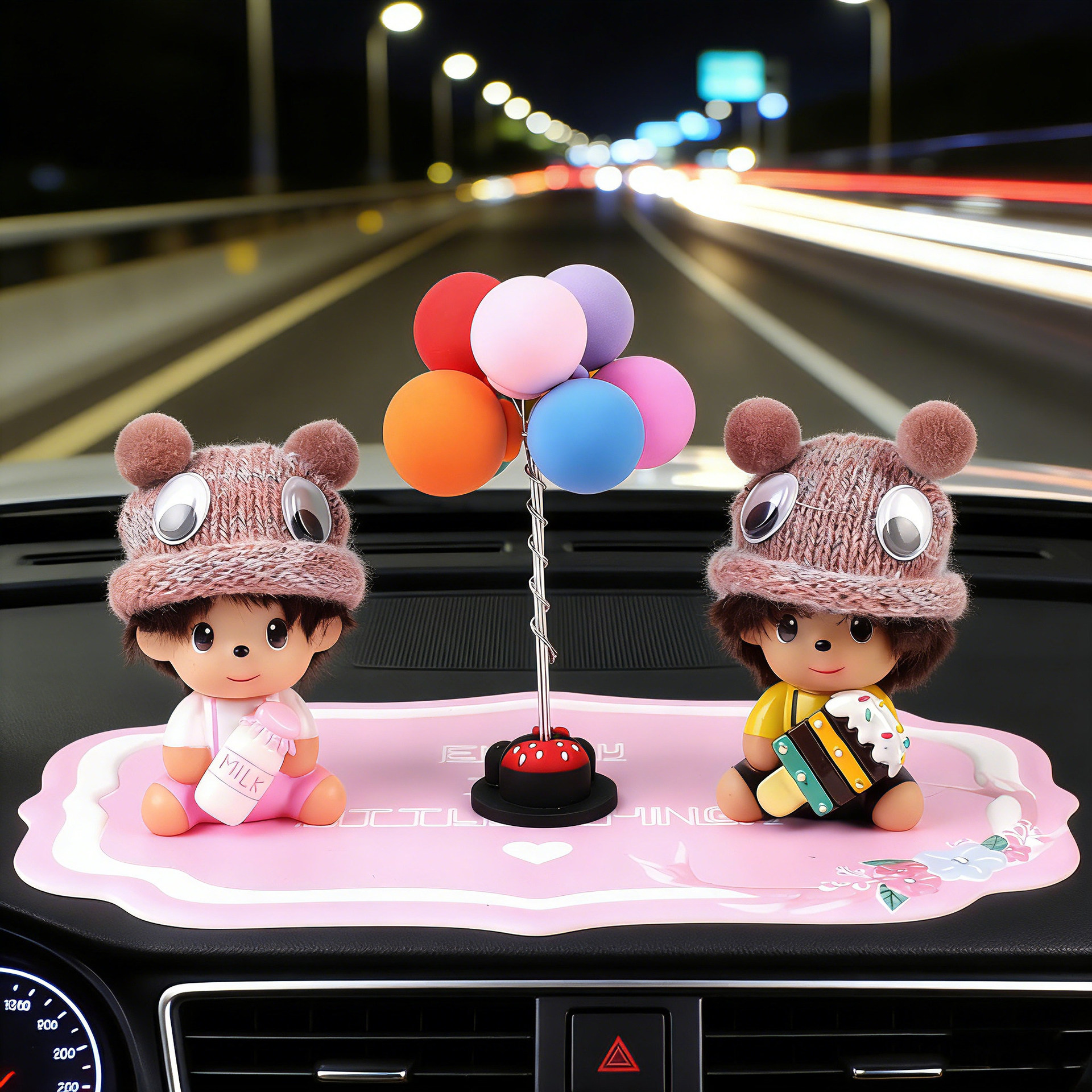 2025 adornos interiores de automóviles de dibujos animados adorables consola central de automóviles en línea Monchichi adornos creativos para automóviles