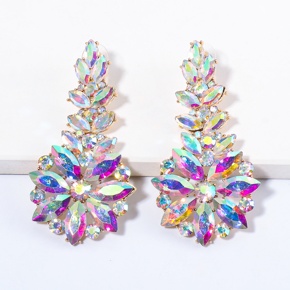 Nihaojewelry Jewelry Wholesale Fashion Geometric Inlaid Colorful Diamond Earrings display picture 26