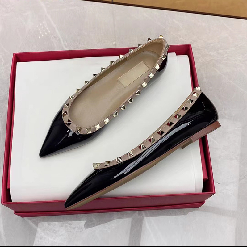 블랙 특허 가죽