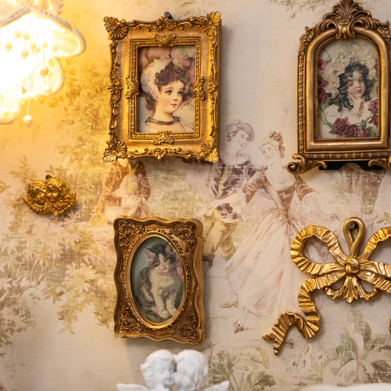 □ Retro European-Style Embossed Photo Frame Mini Picture Frame Home Accommodation Wall Decoration Light Luxury Carved Wall Hanging Photo Wall