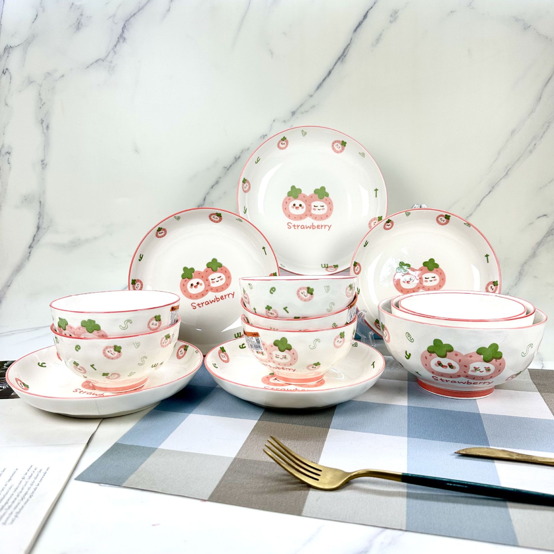 Cuenco de piedra de lluvia de cerámica Shanxi al por mayor Plato de piedra de lluvia Plato de cerámica Hogar lindo fresa Tienda de dos yuanes Puesto multifacético