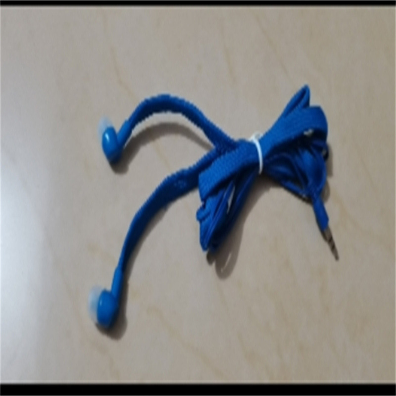 En stock Comercio exterior impermeable cordón auricular ropa con sombrero suéter ropa regalo cordón auricular con cable