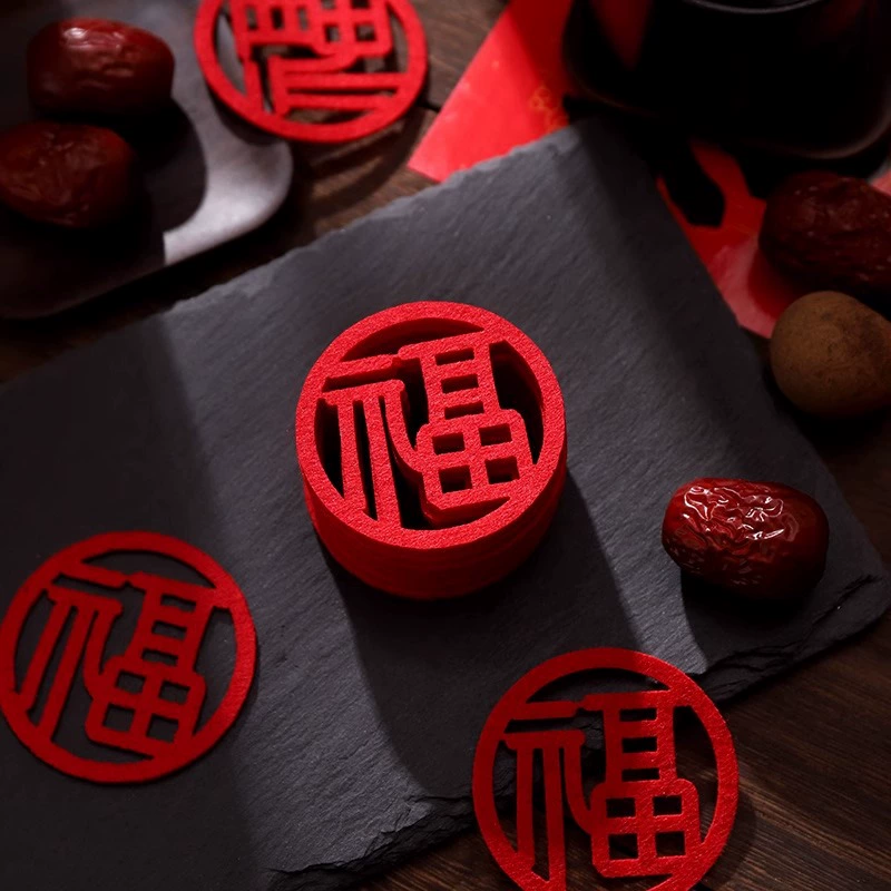 Новоселение украшает новый дом