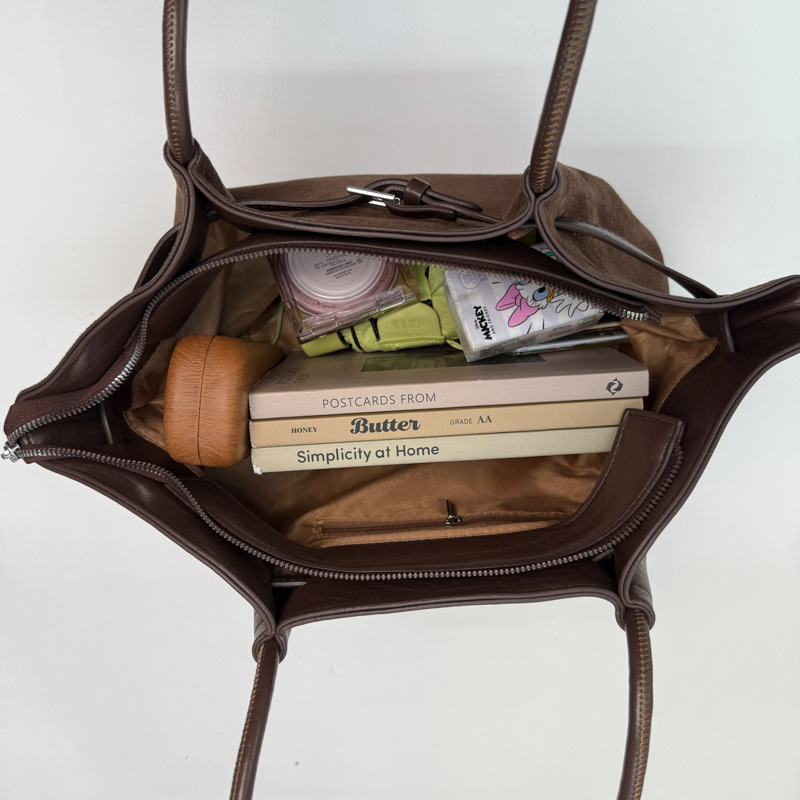 Transfronterizo retro alta sensación portátil brazaleta de gran capacidad bolsa tote para mujeres otoño y invierno 2025 nueva bolsa de hombro plegada