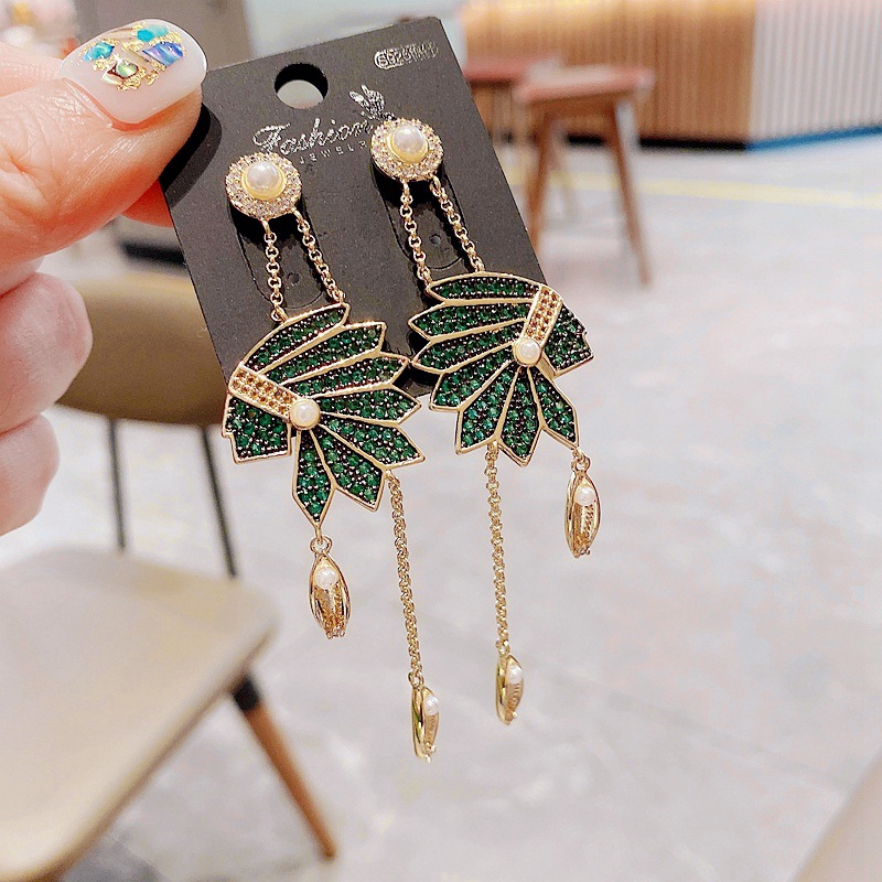 Retro Long Tassel Zircon Micro-inlaid Copper Earrings Wholesale Nihaojewelry display picture 6