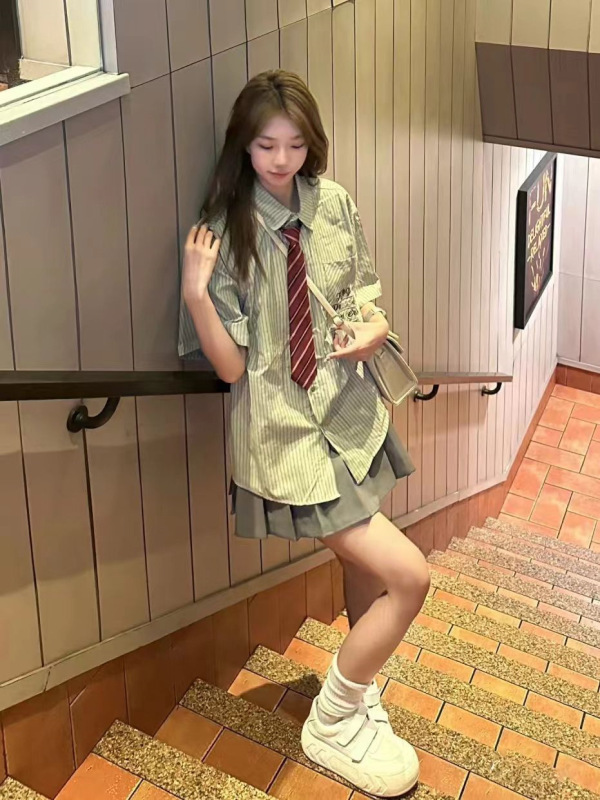 日系复古绿色条纹短袖衬衫女夏季领带学院风小个子宽松百搭衬衣潮|undefined