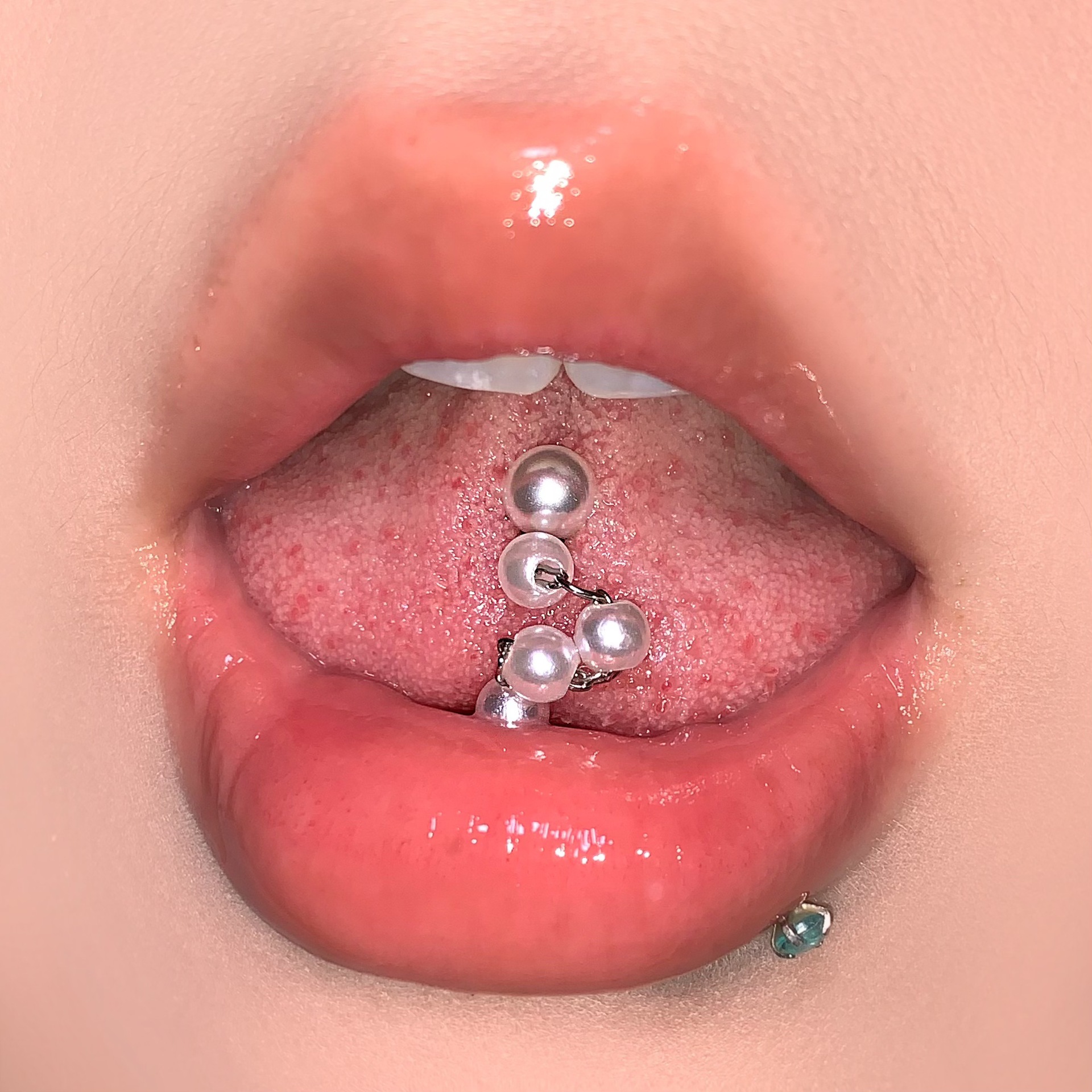Pointed labret stud close-up product detail