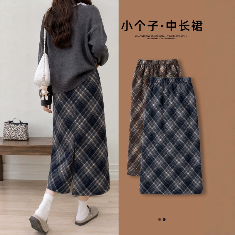 Plaid woolen skirt for women, 2026 new autumn collection, petite size, straight-cut, high-waisted, A-line, bodycon, half-length skirt with a slit Plaid woolen skirt for women, 2026 new autumn collection, petite size, straight-cut, high-waisted, A-line, bodycon, half-length skirt with a slit