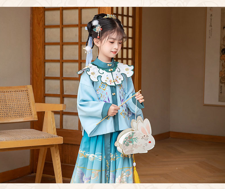 1688、淘宝搜罗16款超萌宝贝拜年服,百元搞定新春穿搭!