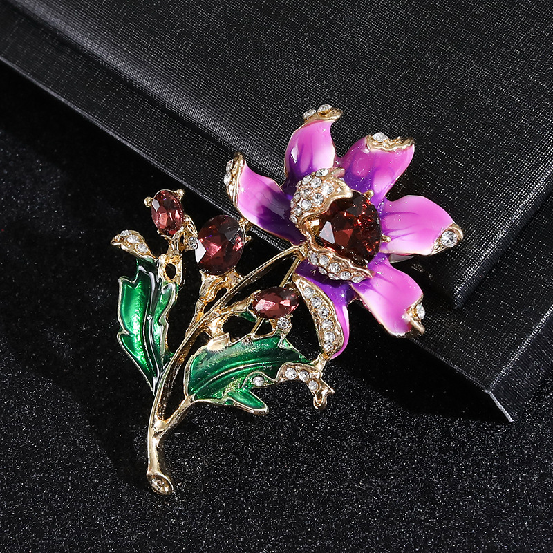 Factory Direct Supply Purple Enamel Flower Brooch Elegant Fashion Plant Series Wedding Party Casual Corsage Wholesale