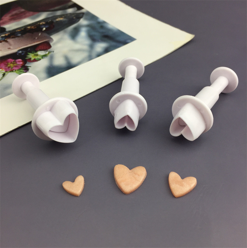 3pcs Love Spring Die Decoration Chocolate Flip Sugar Die Biscuit Cutting Die Cake DIY Home Baking Tools 3pcs Love Spring Die Decoration Chocolate Flip Sugar Die Biscuit Cutting Die Cake DIY Home Baking Tools