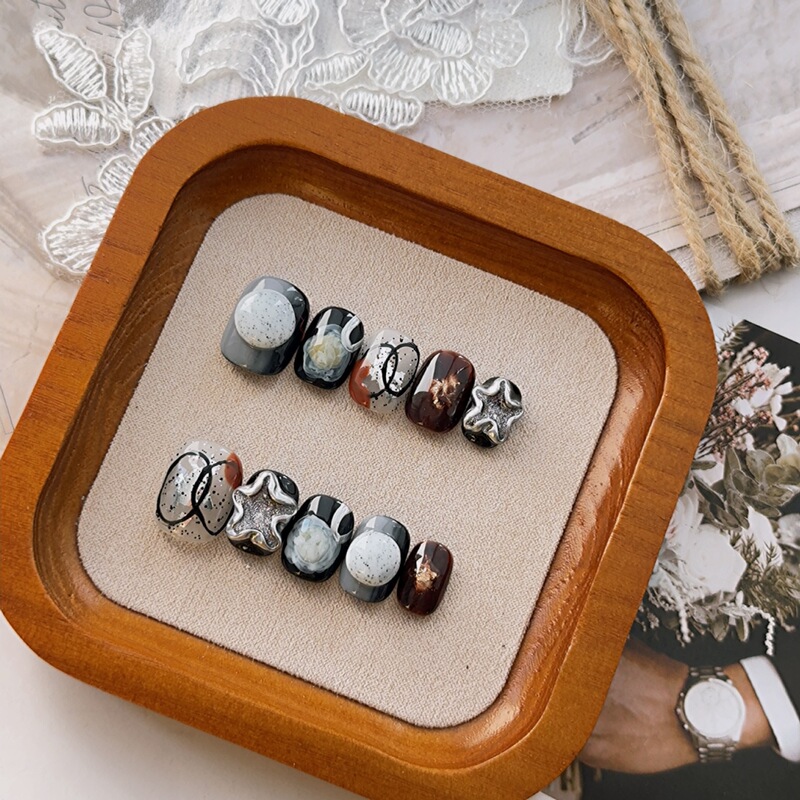 Retro High-End Artistic Smudged Wearable Nails Niche Design Marble Pattern Splash Ink Metal Elegant Manicure