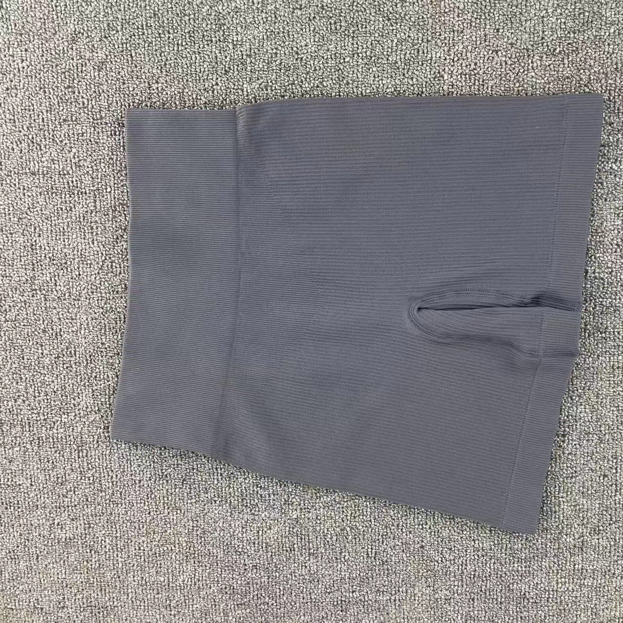 Темно-серый