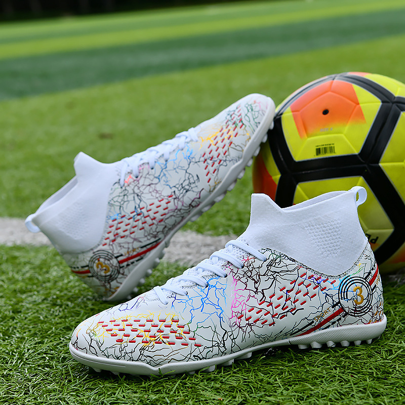 Professionele voetbalschoenen voor heren en jeugd met noppen_voghion.com