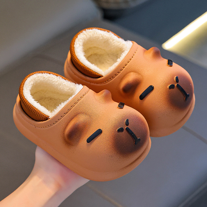 2025 nueva bolsa de invierno para niños Capibara zapatos de tacones de algodón para niños y niñas calientes impermeables para niños pequeños trapos de algodón para niños