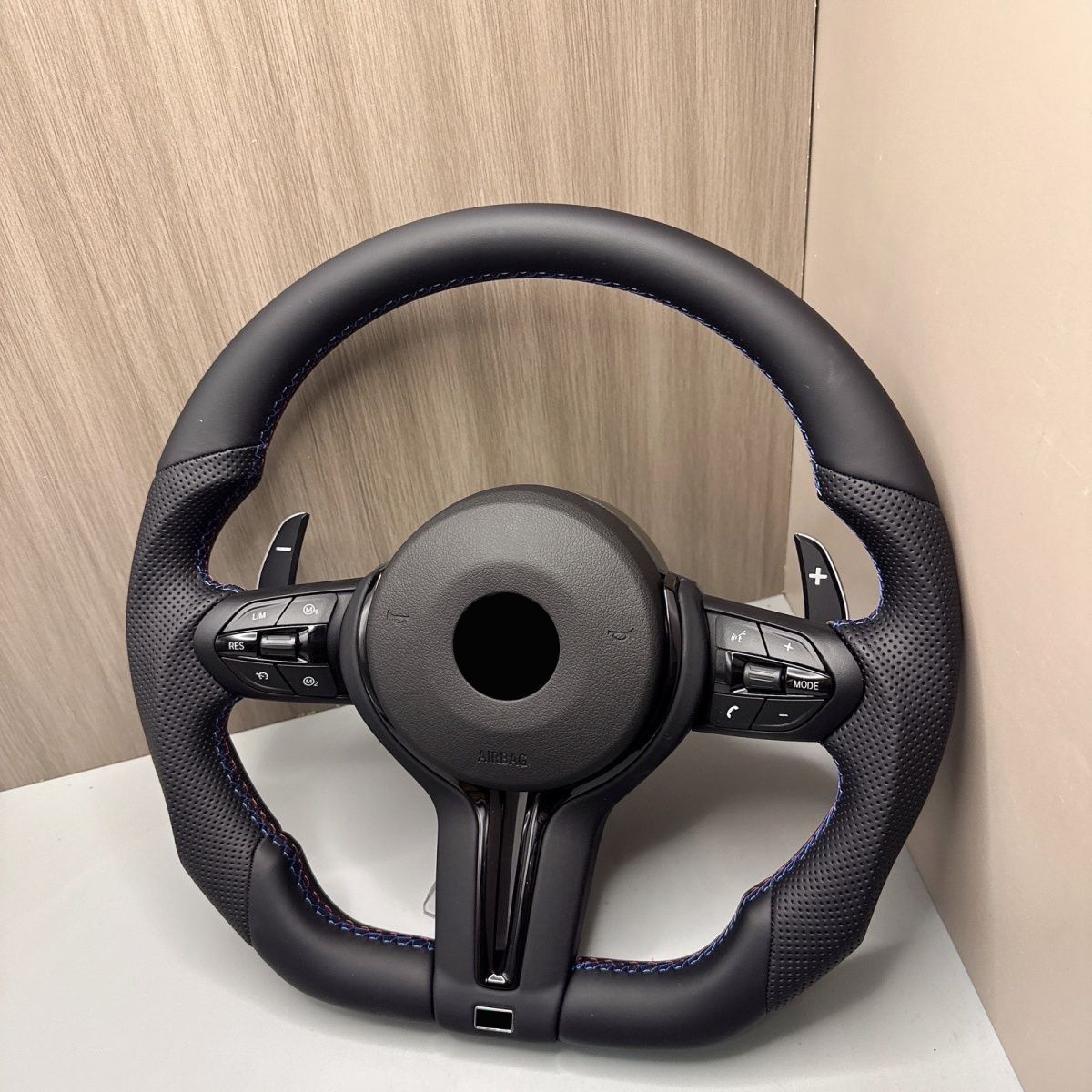 Cross-border applicable BMW E/F chassis modified flat-bottom steering wheel assembly X1X2X3X4X5X6X7 foreign trade wholesale