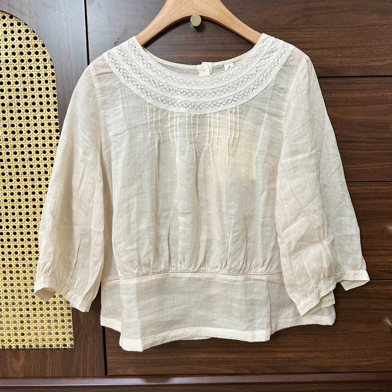 Summer design shirt with a round collar