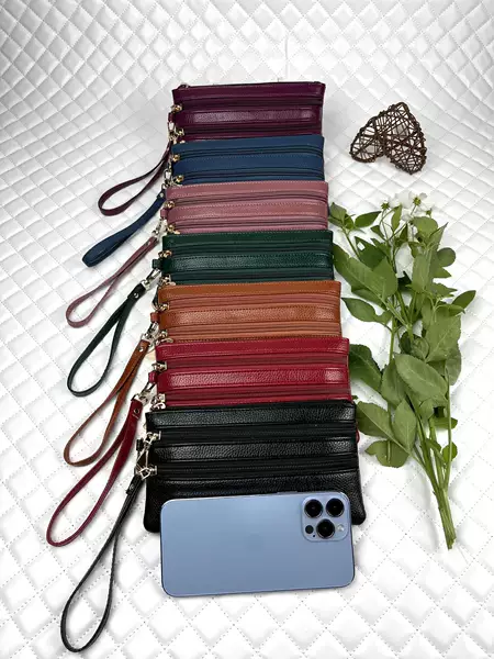 2024 New Model Factory Wholesale Large-Capacity Mobile Phone Bag for Women, Clutch Bag Cross-Border Soft Pu Long Wallet