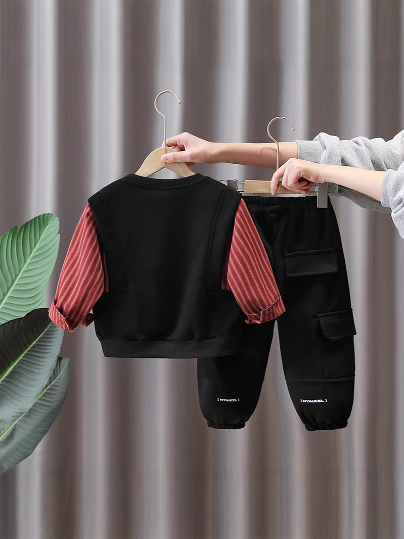 7671 traje de suéter para niño 2025 nuevo estilo primavera y otoño falso dos piezas de ropa a rayas primavera para niños de moda de dos piezas