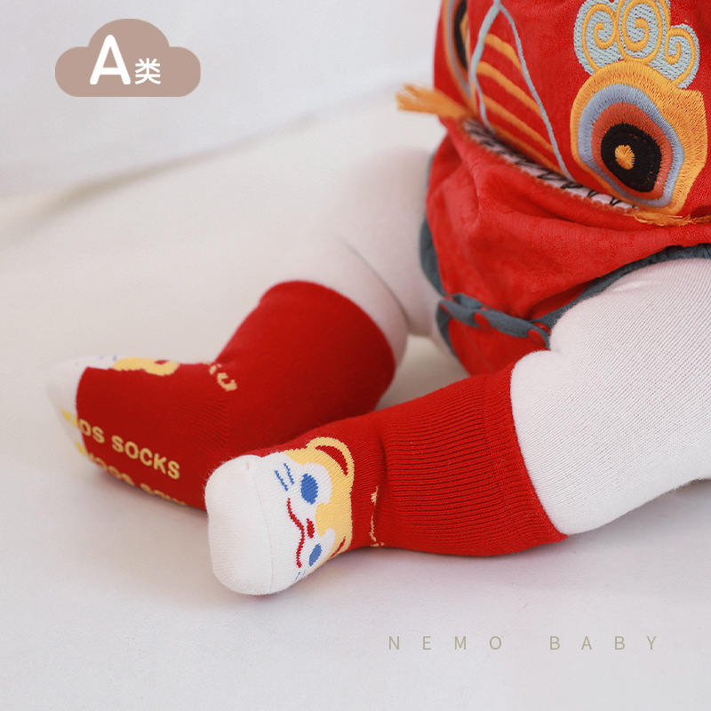 2023 invierno nuevo bebé recién nacido calcetines engrosados Terry bebé un mes de edad cien días de edad calcetines rojos de Año Nuevo