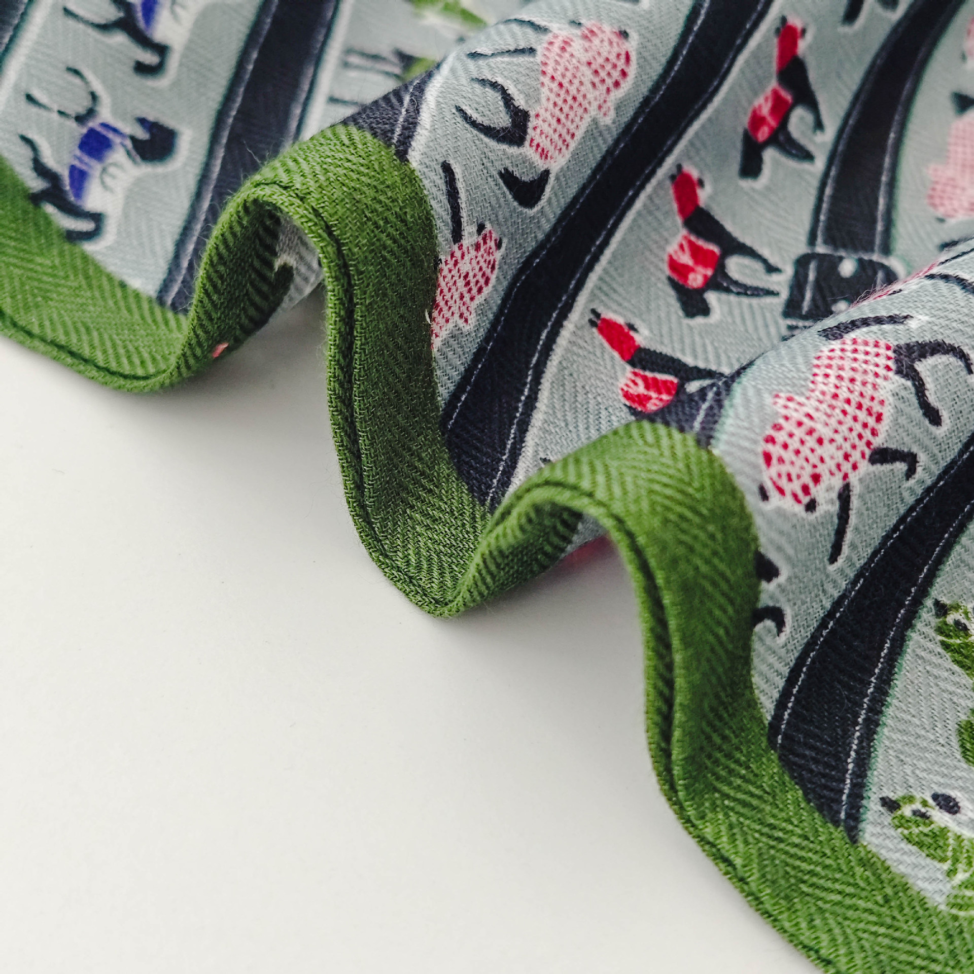 Junkhorse línea de bufandas de seda de temperamento retro con bufandas de correa flotante versátiles 2025 primavera y verano red nueva bufandas de cuello y collar