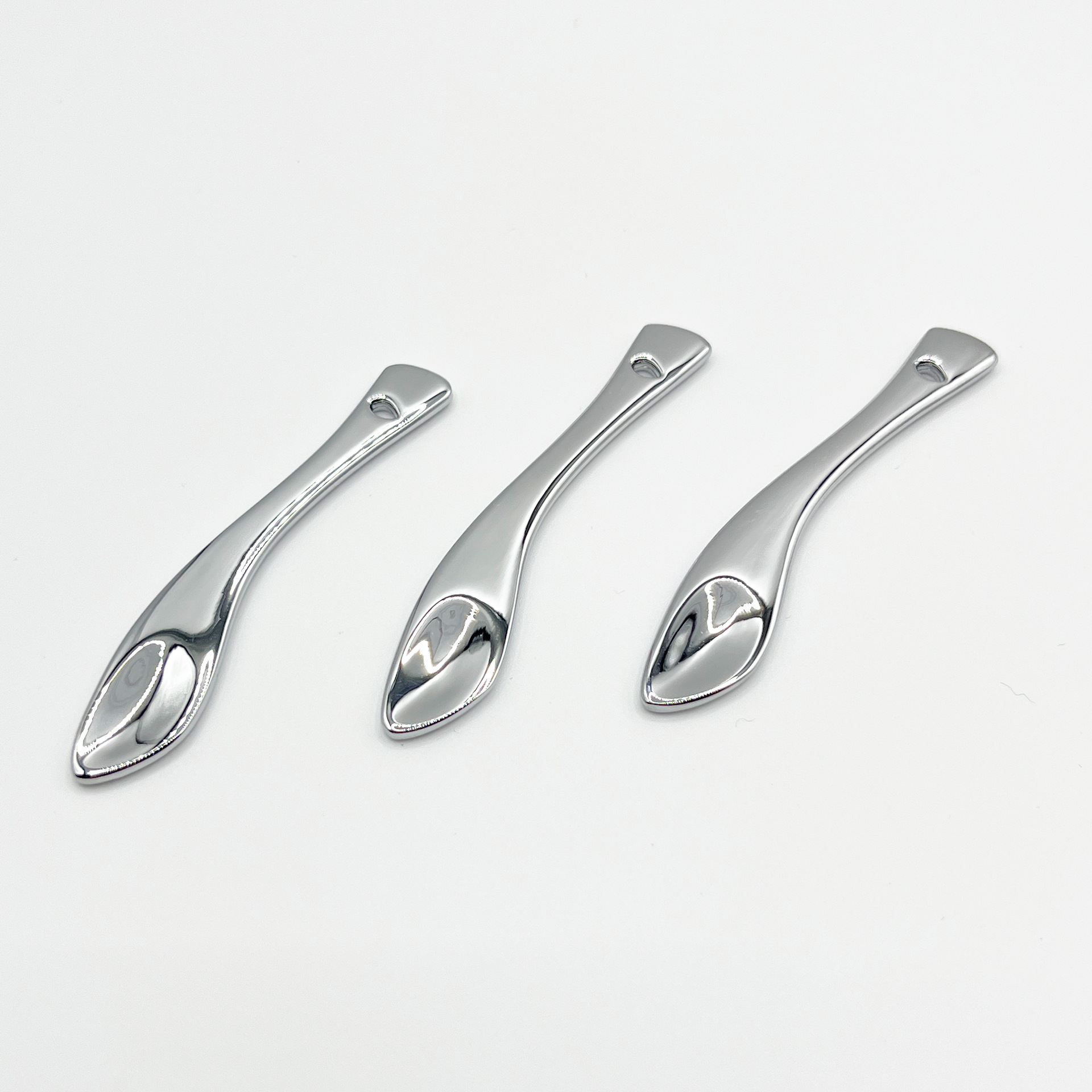 낫 모양의 아이크림 스쿱