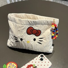 新しいオリジナル刺繍キティ収納バッグ、大容量化粧品バッグ、ポータブルな質感の手持ちトイレタリーバッグ