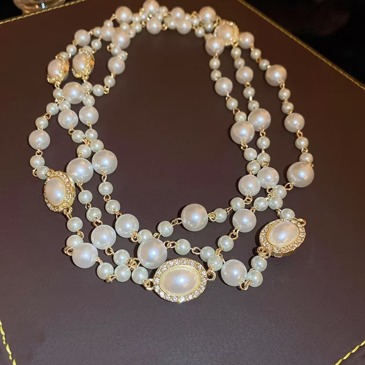 White Bead Oval Necklace 062