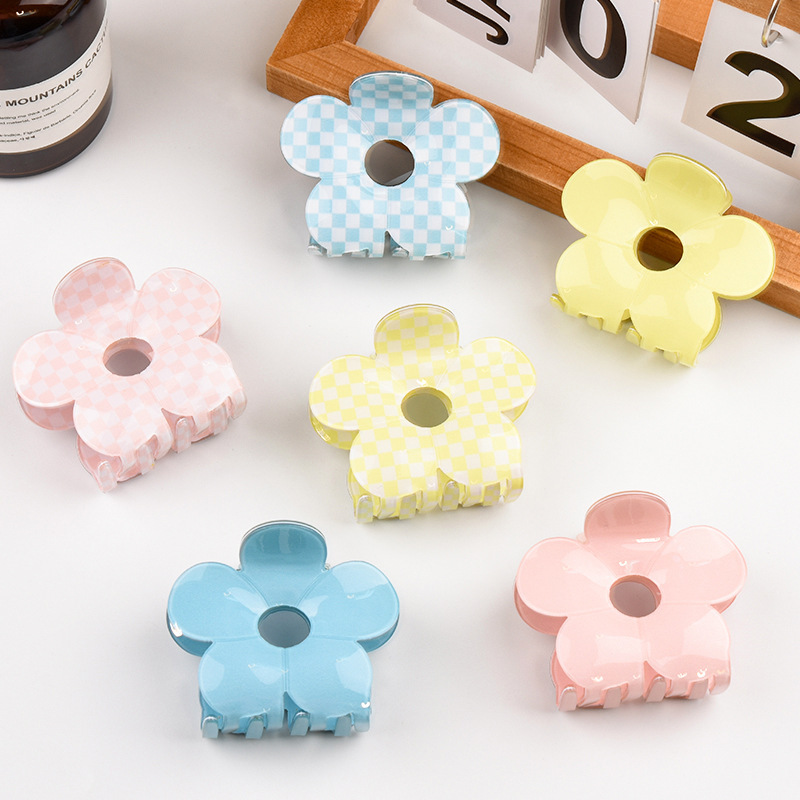 Cute Flower Arylic Hair Claws display picture 1