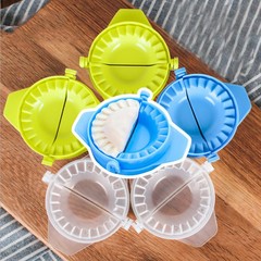 The Magic Dumpling Mold, a Home-Use Manual Kitchen Tool for Making Moon-Shaped Dumpling Skins, Creative Dumpling Wrapper