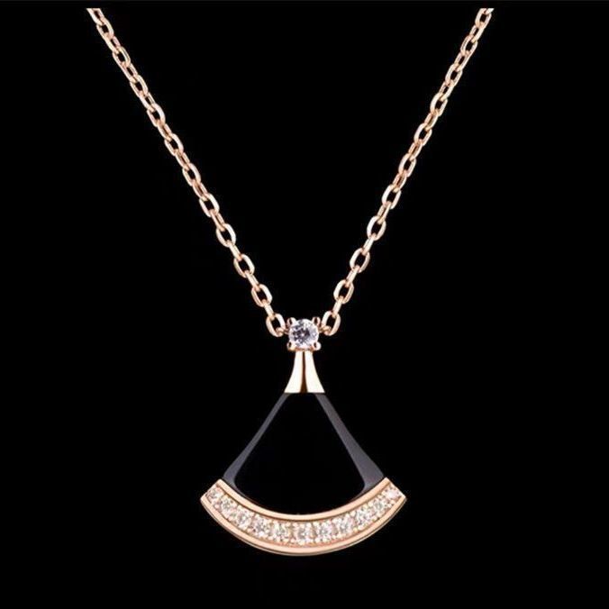 女性用の高バージョンの扇形の小さなスカートネックレス、スターリングシルバーメッキ18Kゴールドライト高級ホワイトマザーオブパール鎖骨チェーン大きな扇形ペンダント|undefined