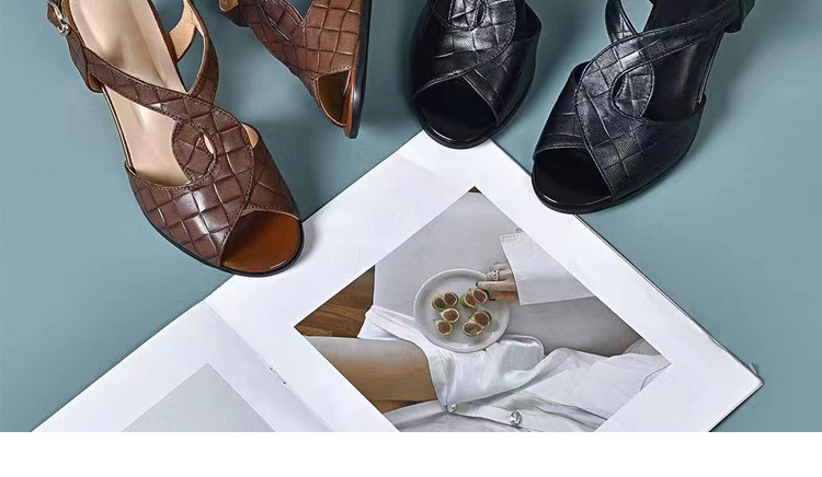 Sandal peep-toe da cừu gót vuông ổn định phối váy — Màu nâu chi tiết 19