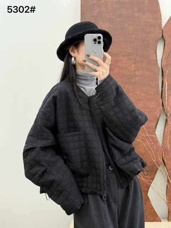 2025冬季新款 简约纯色拼接贴布口袋棉衣 宽松圆领开衫外搭棉衣女|undefined