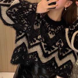 时尚欧货高级感2025新款秋季女装法式设计宽松水貂绒复古套头上衣