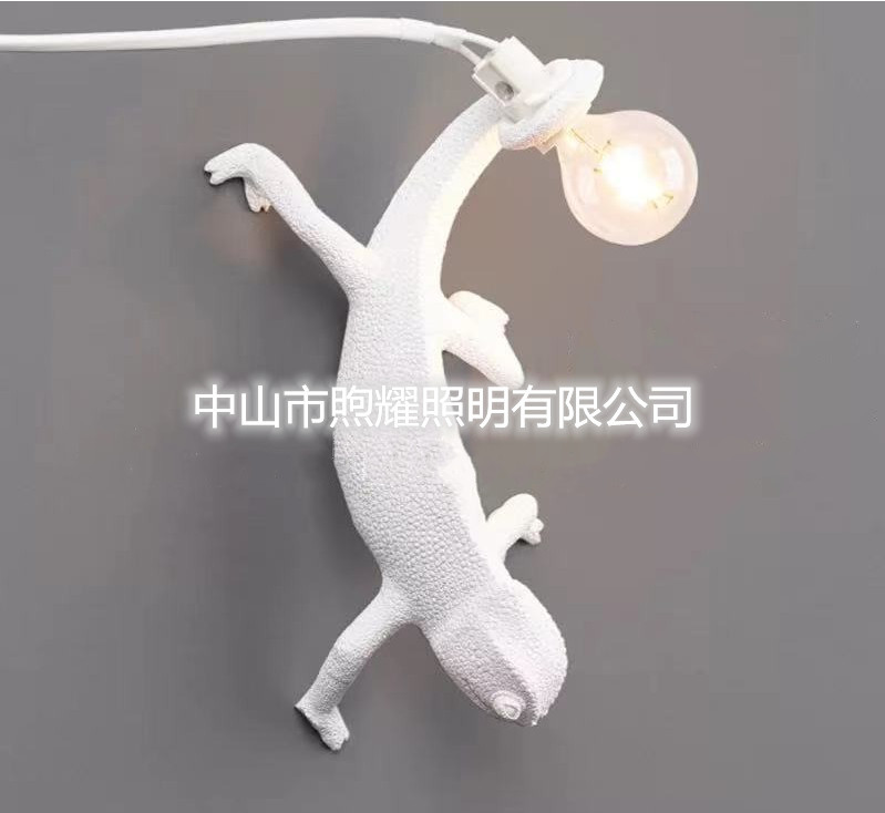 Camaleón lámpara de mesa lámpara de pared transfronteriza exclusivo para sala de estar dormitorio Nordic diseñador moderno resina animal creativo lámparas