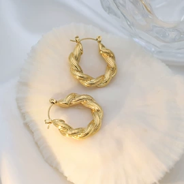 项链;耳环;戒指