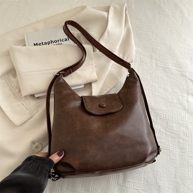 Bolsa de hombro retro debajo de las axilas, bolso de hombro para estudiantes universitarios de clase, bolso de ocio de nicho de invierno 2024