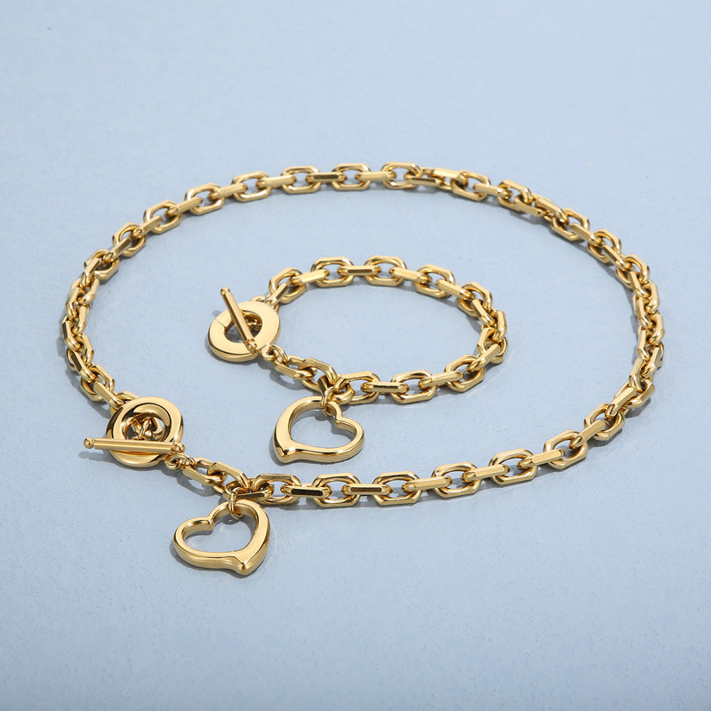 Fashion Style PVD Coated 18K Gold Plated Heart Titanium Steel Fashion Waterproof Non Tarnish