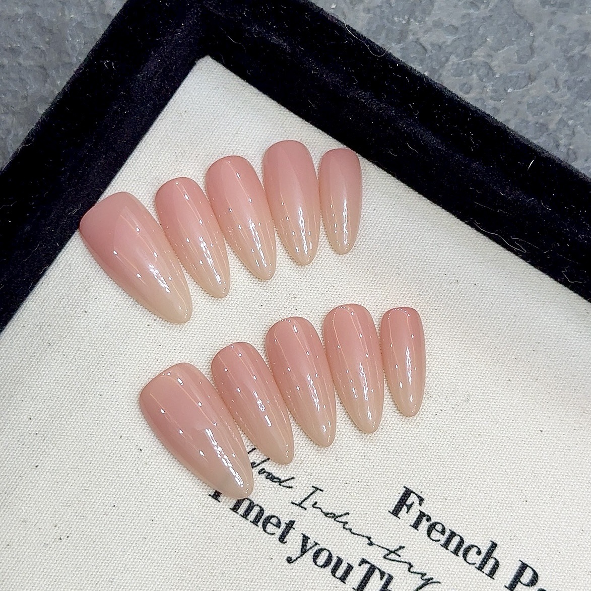 Description Picture 5 of item10Pcs Handmade Almond Press on Nails Medium Moonlight Pink Nail Aurora French Simple False Nails Tip Full over Fake Nails Y2k