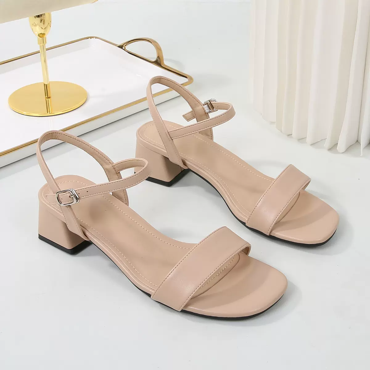 跨境加大码粗跟一字扣带高跟女鞋简约气质凉鞋女百搭软皮外穿凉鞋