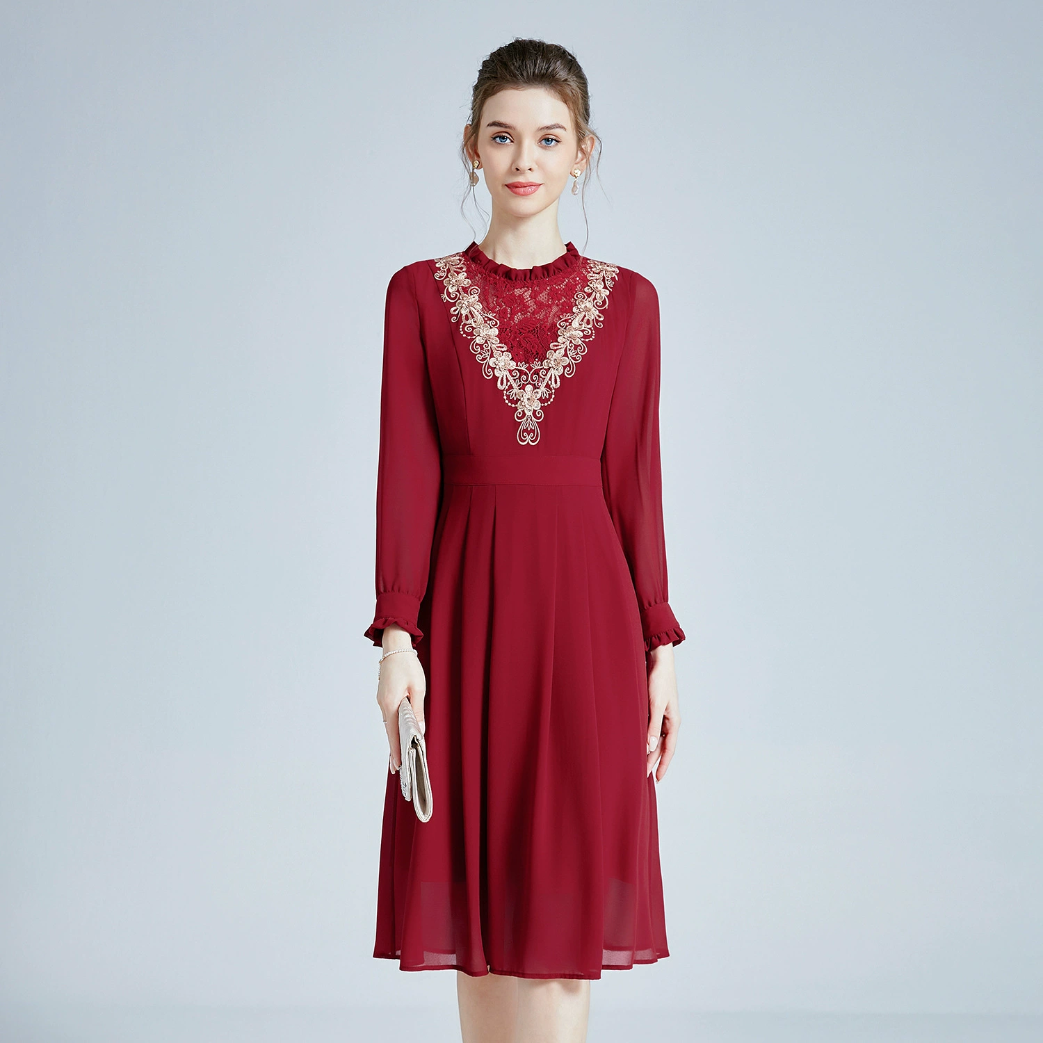 2024 весной и летом новый среднего возраста и пожилых платье Шэньчжэнь бренд тонкие вышитые плюс Размер банкет с длинными рукавами платье оптом