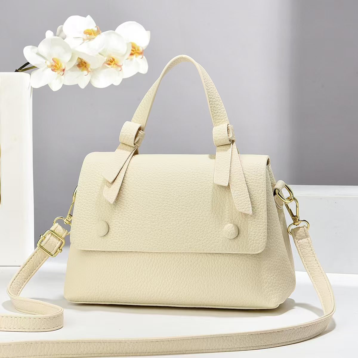 Bolso bandolera imprescindible para niñas ligeras Bolso bandolera de mujer Bolso diagonal de silla de montar 2025 Bolso diagonal de nueva moda Pequeño