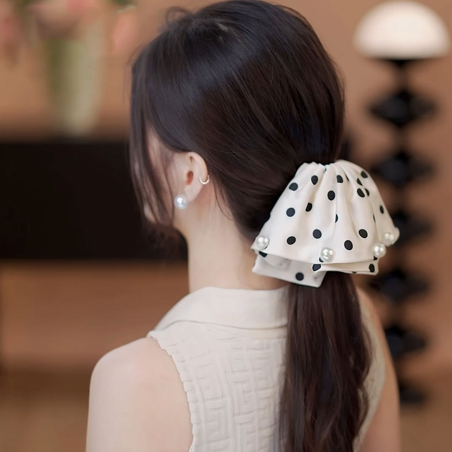 Elegant Japanese and Korean Romantic Solid Color Satin Color-Blocking Polka Dot Scrunchie 2025 Fashion Pearl Pendant Claw Hair Clip for Women