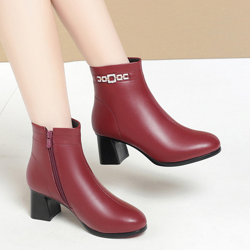 Mom's cotton shoes, women's winter velvet-lined soft leather shoes, warm and non-slip short boots, middle-aged and elderly mid-calf winter boots