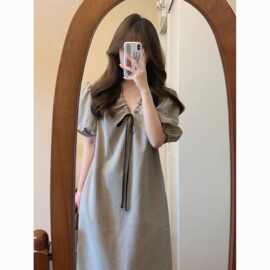 新品感夏季泡泡袖格子连衣裙胖240斤宽松显瘦系带大码新品恤长裙