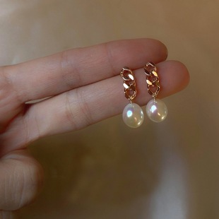 Design Inspiration Natural Strong Light Freshwater Baroque Pearl Earrings Silver Pin Plated 14K Gold Chain Earrings for Women