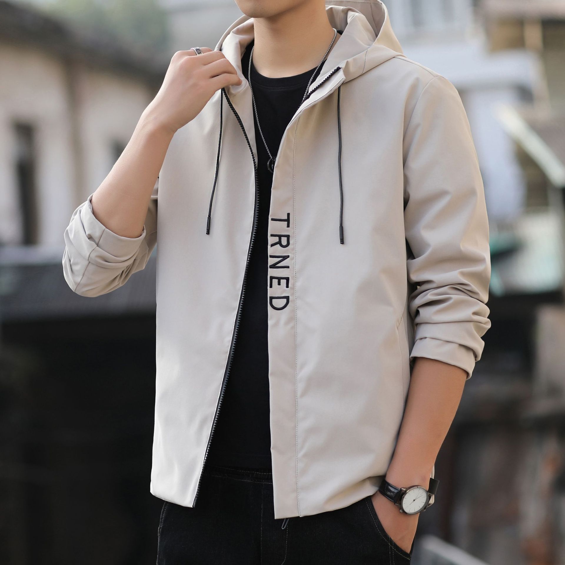 재킷 남자의 2021 새로운 봄과 가을 남자의 최고 청소년 후드 캐주얼 인쇄 남성 코트 얇은