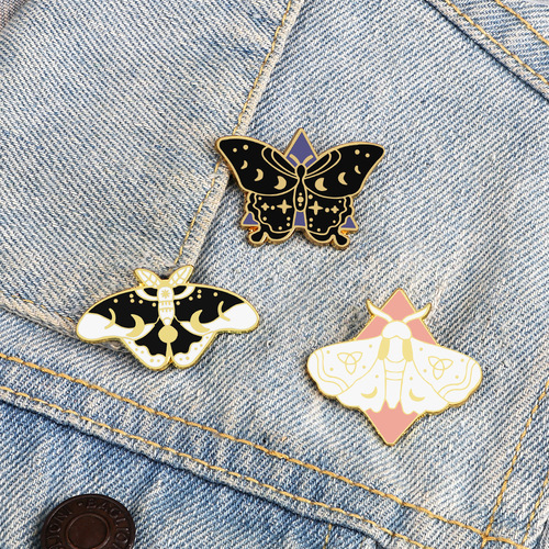 European and American temperament butterfly brooch alloy three-dimensional butterfly pin retro texture clothing accessories new product