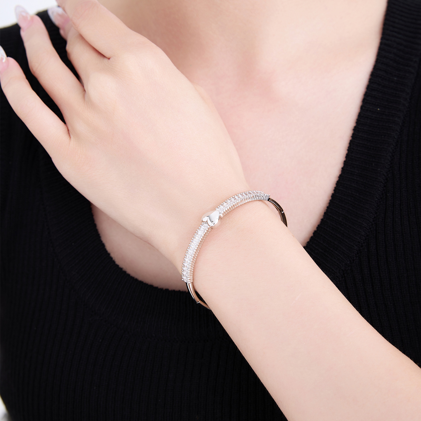 Pulsera de Corazón con Broche de Aleación para Mujer